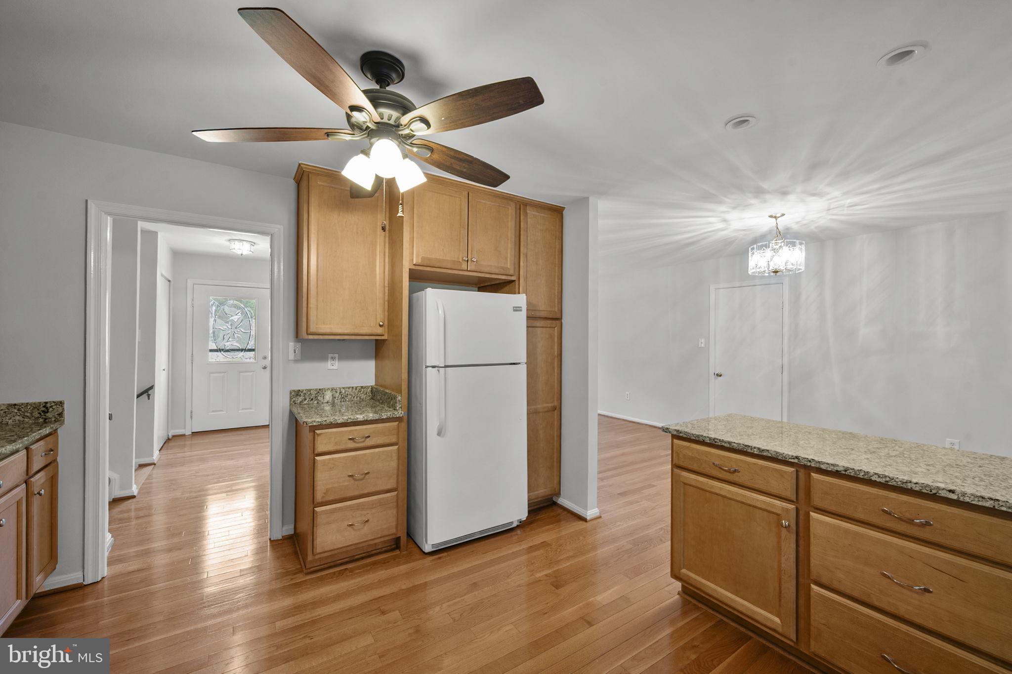 2422 Ivywood Road Reston, VA 20191 - Photo 22 of 72 Kitchen