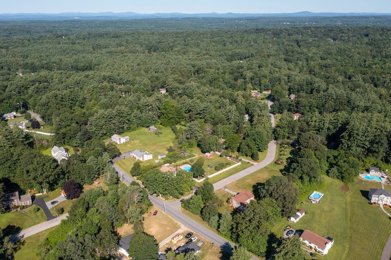 12 Nashua Road Windham, NH 03087 - Photo 14 of 31