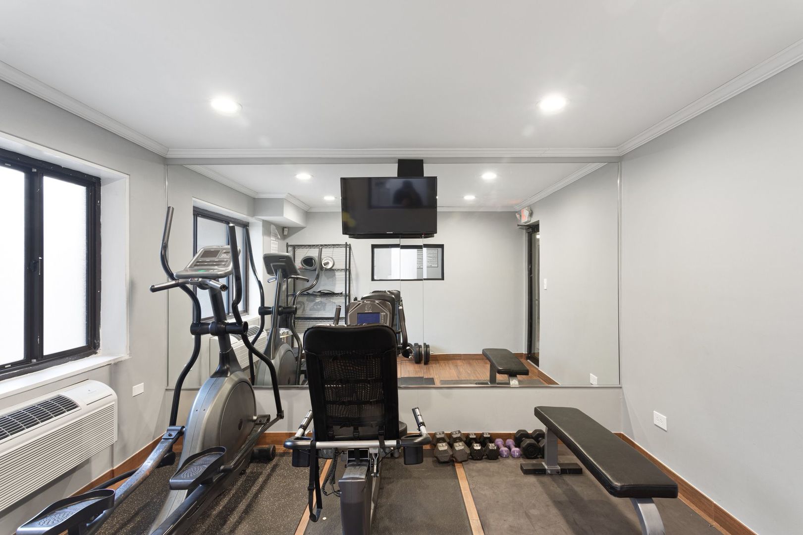 6826 North Ridge Boulevard, Unit 301 Chicago, IL 60645 - Photo 15 of 15 a view of a room with gym equipment