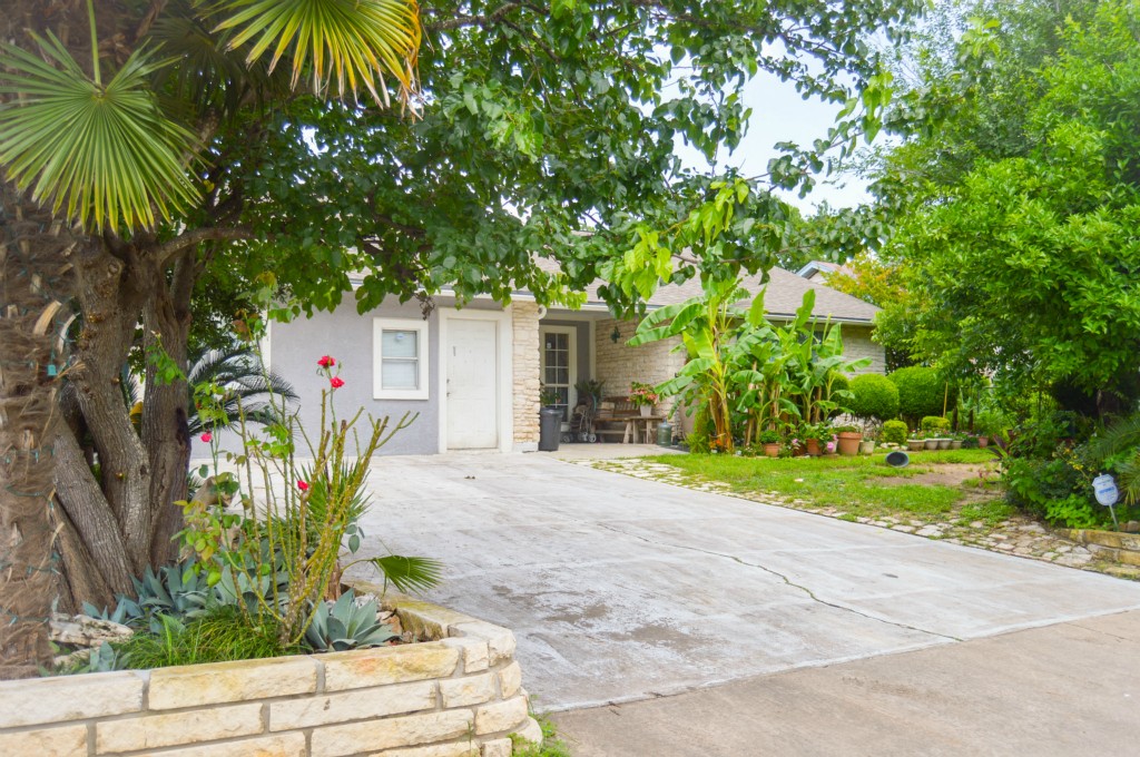 2100 Teri Road Austin, TX 78744 - Photo 1 of 1
