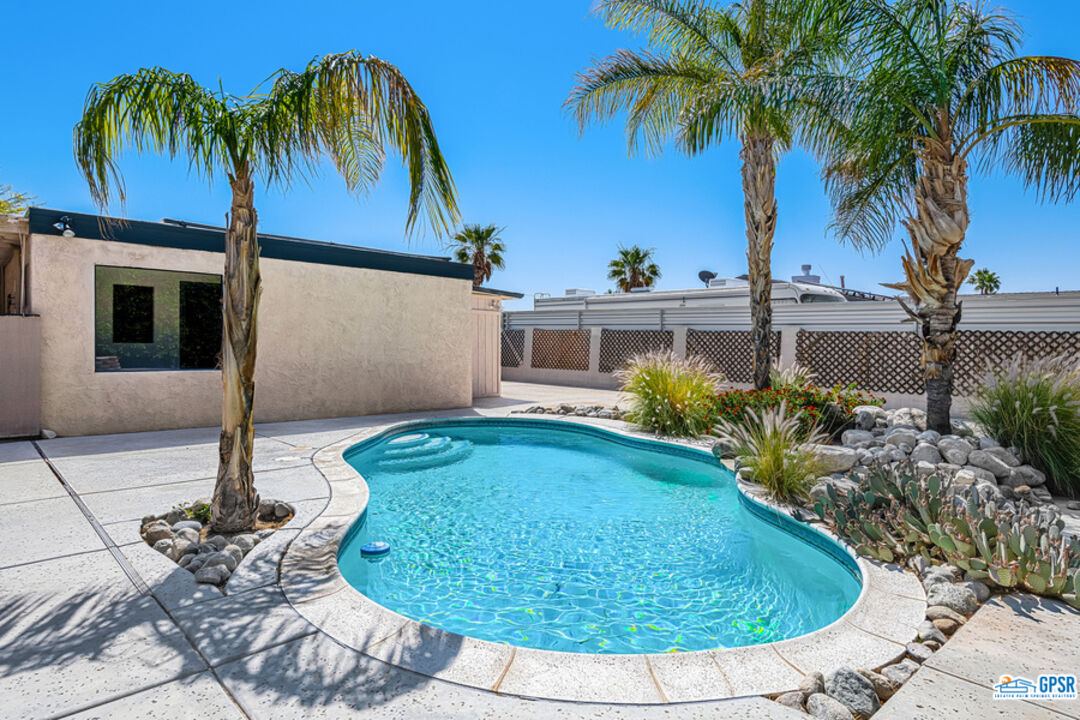 2783 North Cerritos Road Palm Springs, CA 92262 - Photo 4 of 25 a view of a backyard with potted plants