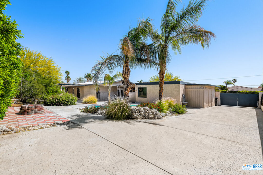 2783 North Cerritos Road Palm Springs, CA 92262 - Photo 6 of 25 a view of a house with a patio