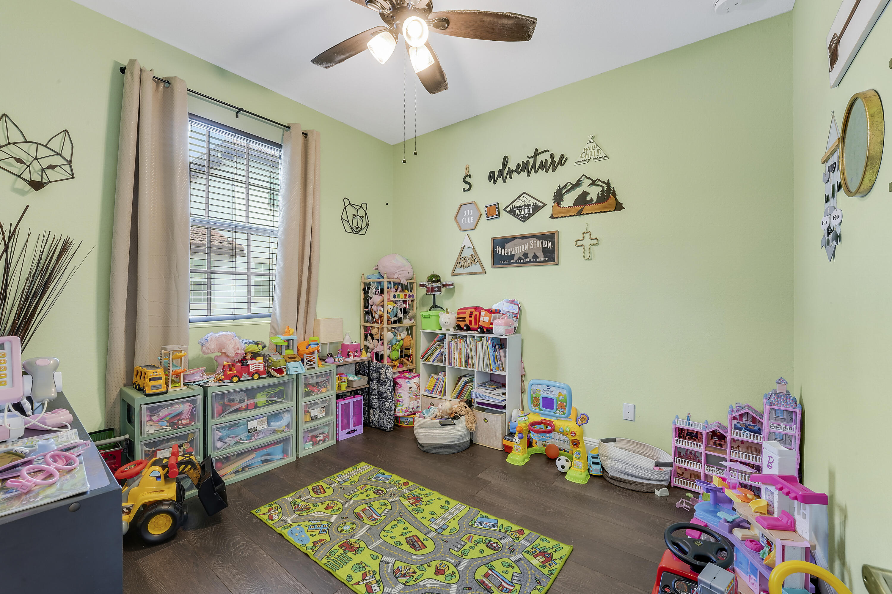 2900 Southwest 119th Way Miramar, FL 33025 - Photo 29 of 37 a room with toys and a table