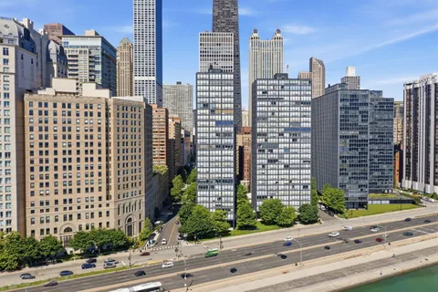 $495,000 | 860 North Lake Shore Drive, Unit 21K, Chicago, IL 60611