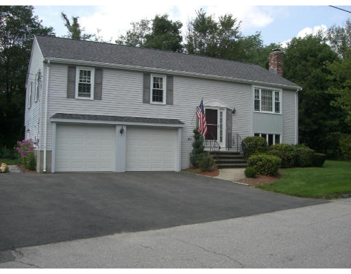 136 Chestnut Circle Randolph, MA 02368 - Photo 1 of 19 Gallery Image 1