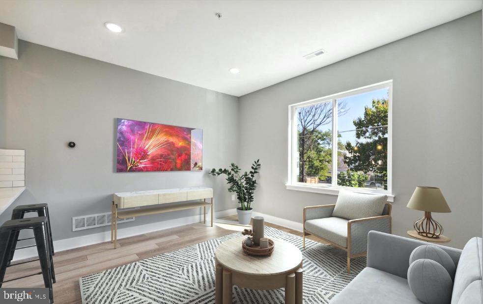 2041 North Randolph St Unit 1  