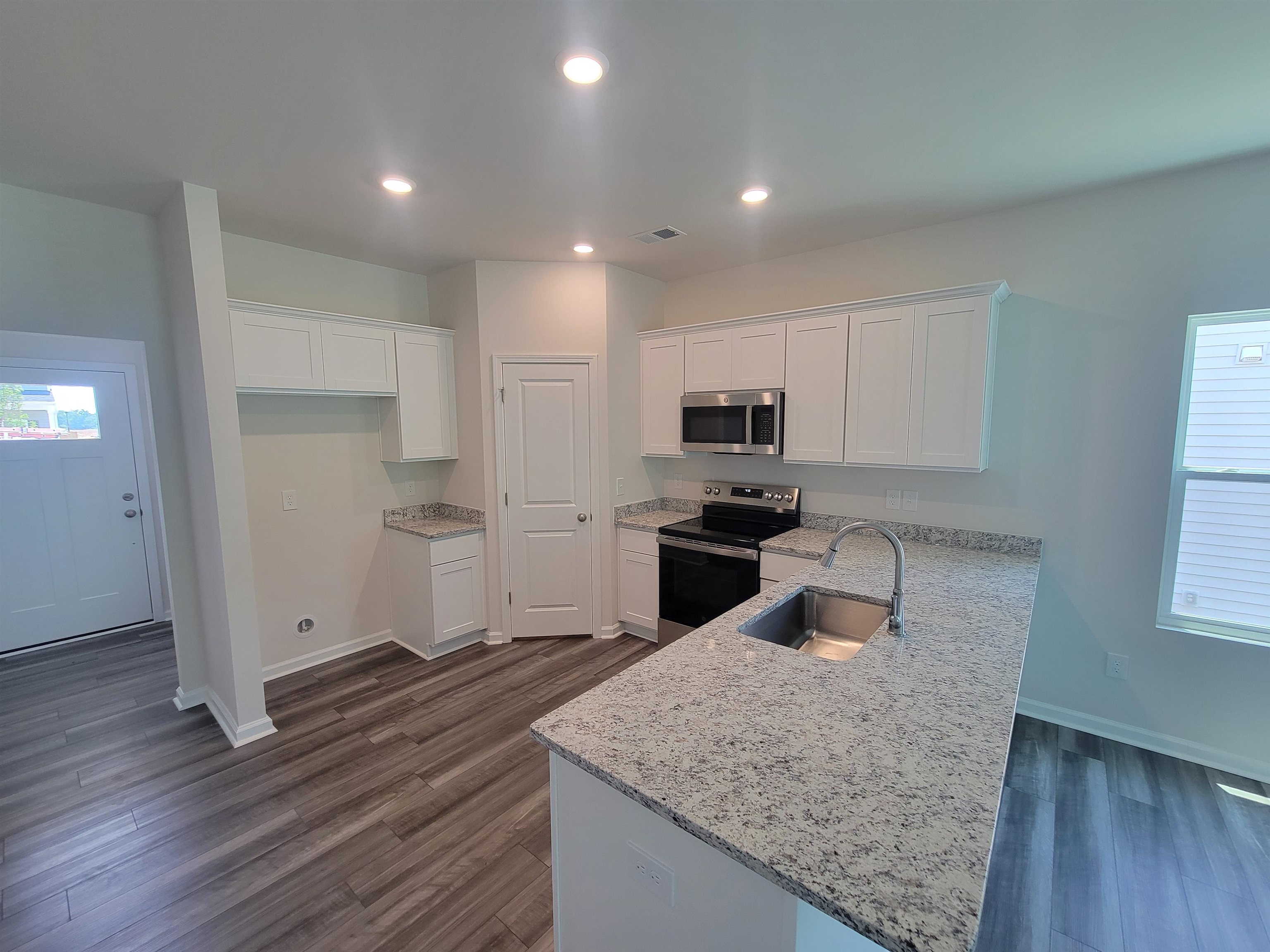 2341 Mill Loop Spartanburg, SC 29301 - Photo 2 of 9