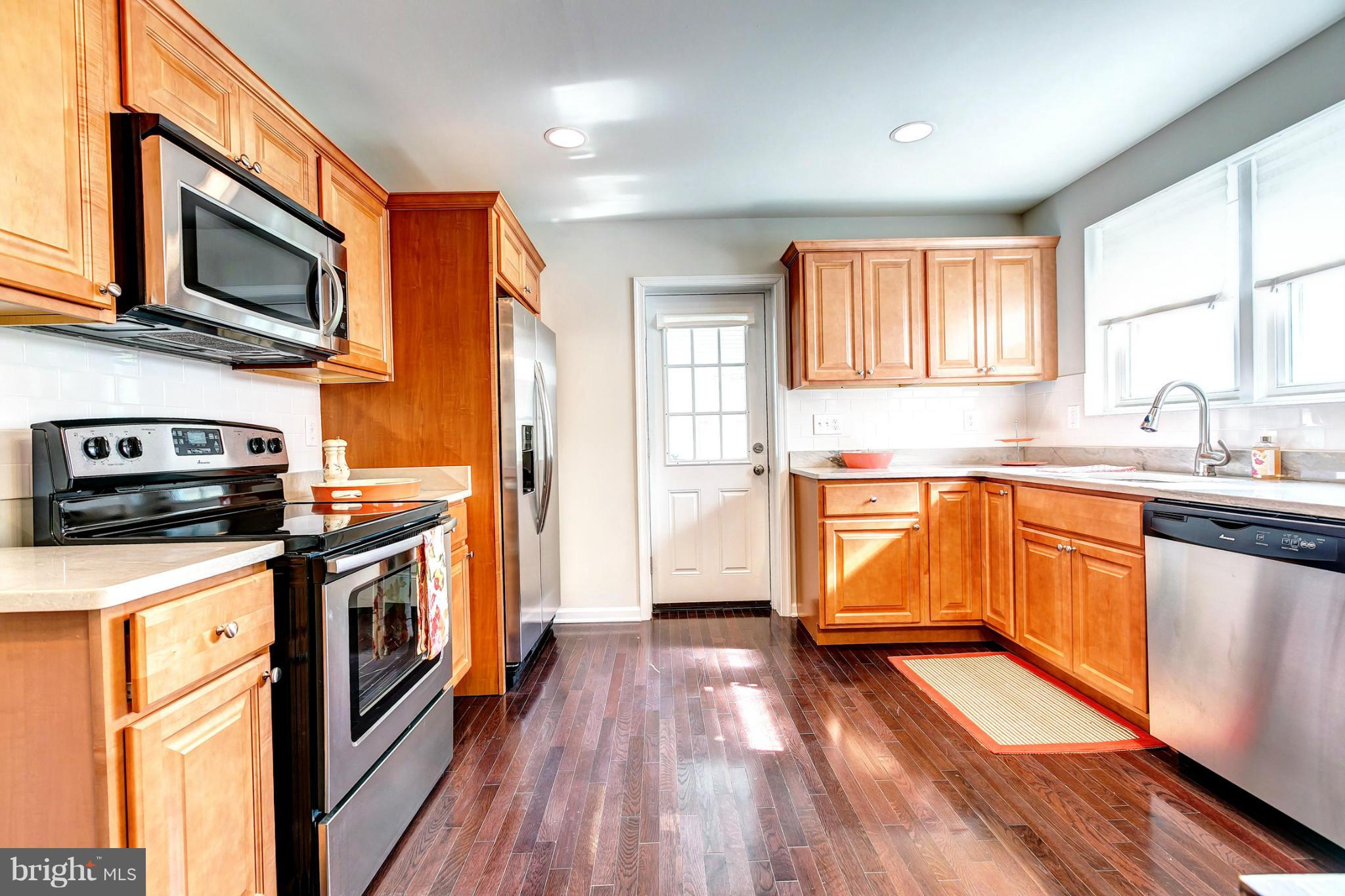 1902 Middleborough Road Baltimore, MD 21221 - Photo 8 of 30 Kitchen With Marble Counters