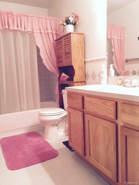 28364 Lange Road New Baltimore, MI 48047 - Photo 32 of 32 bathroom1.jpg