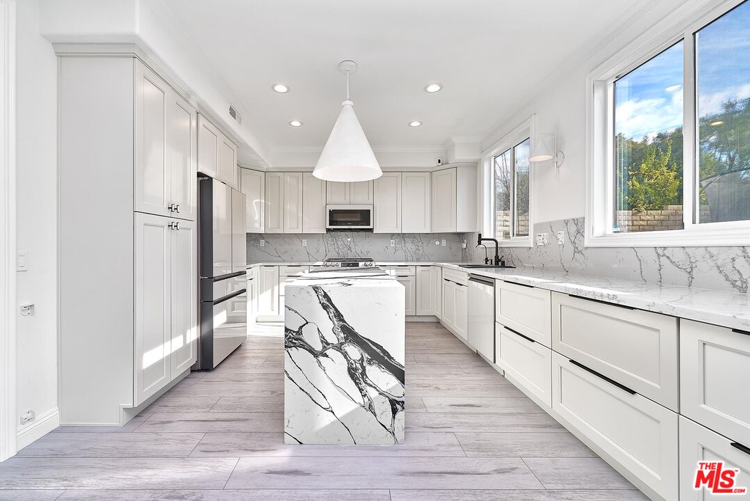 25614 Lewis Way Stevenson Ranch, CA 91381 - Photo 16 of 55