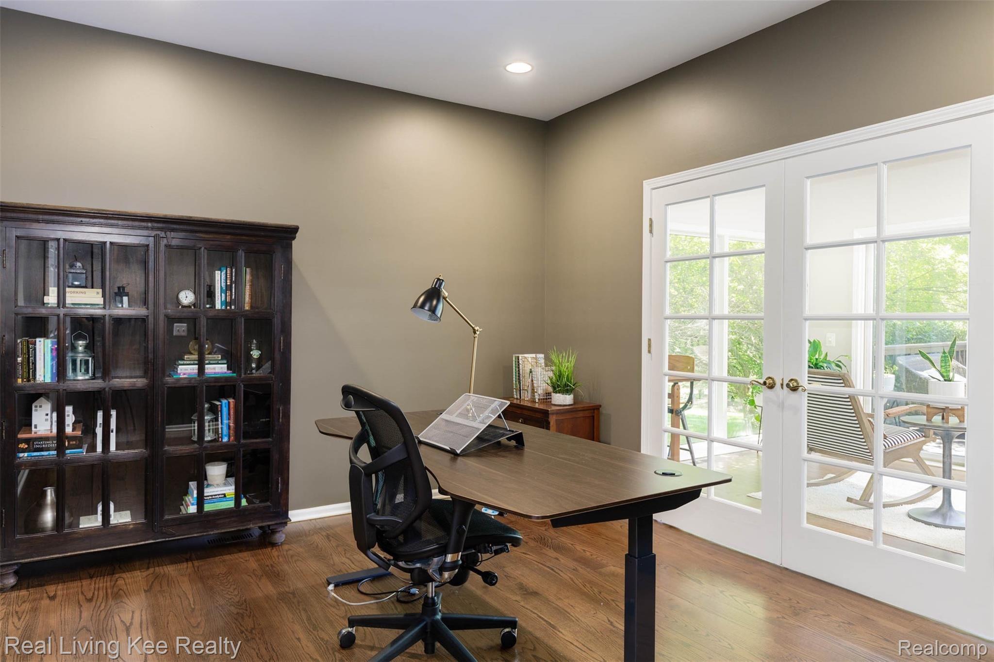 4210 Oak Tree Circle Rochester, MI 48306 - Photo 25 of 57 4210 Oak Tree Cir-17.jpg