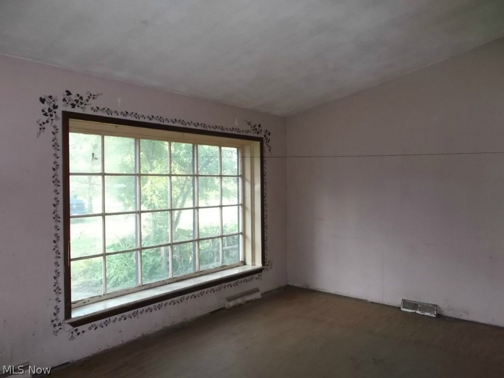 17457 Stocking Road Thompson, OH 44086 - Photo 2 of 14