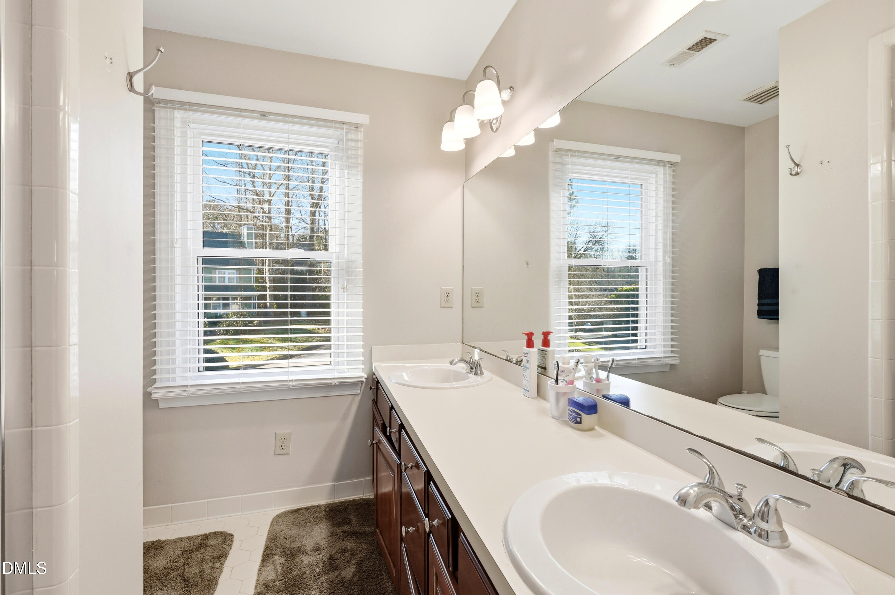 220 Kingsmill Road Cary, NC 27511 - Photo 26 of 39 18_082