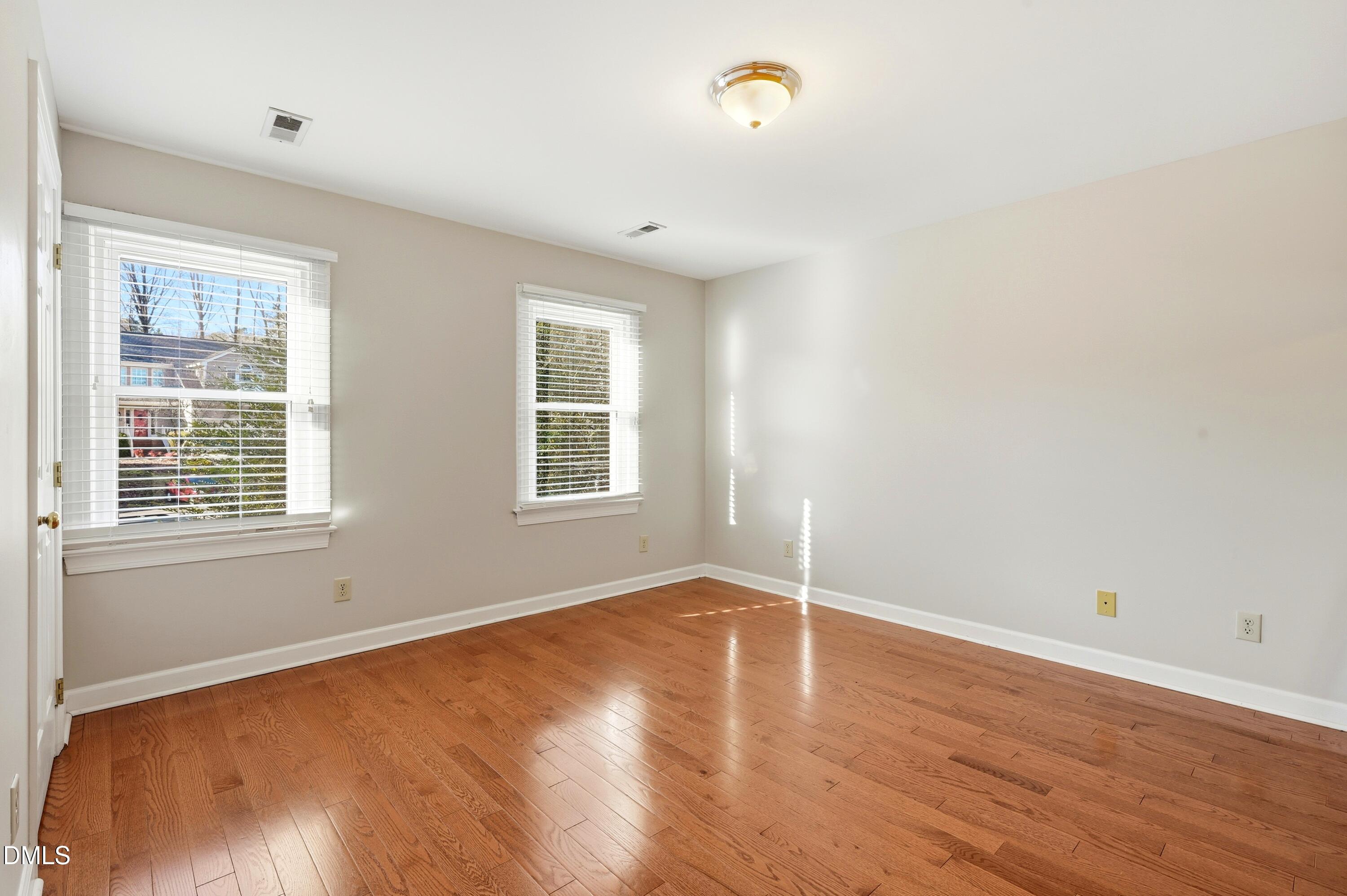 220 Kingsmill Road Cary, NC 27511 - Photo 29 of 39 21_097