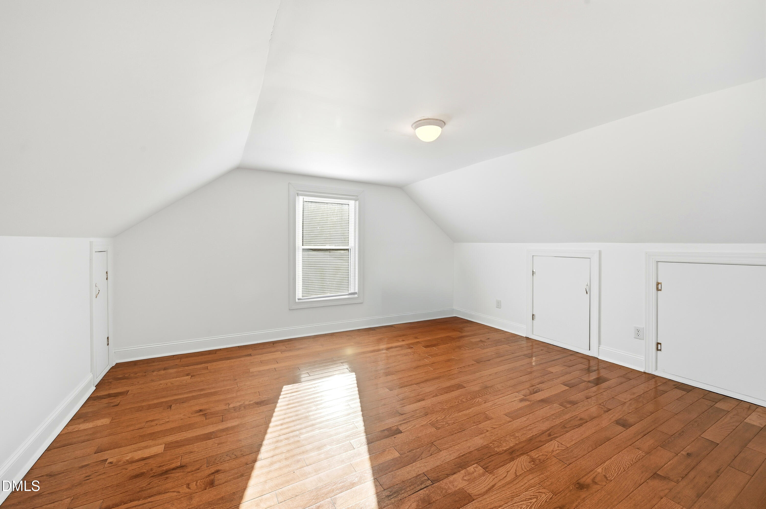 220 Kingsmill Road Cary, NC 27511 - Photo 32 of 39 24_112