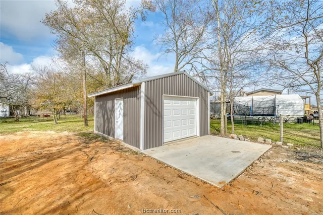 $295,000 | 9337 Ash Street, Midway, TX 75852