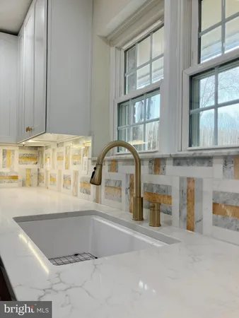 $2,850 | 428 Hampton Court, Unit 108, Falls Church, VA 22046
