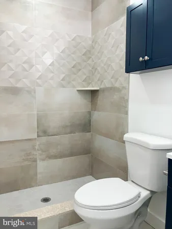 $2,850 | 428 Hampton Court, Unit 108, Falls Church, VA 22046