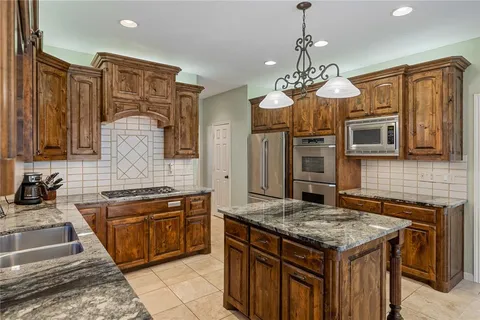 $639,000 | 905 Silverthorne Trail, Highland Village, TX 75077