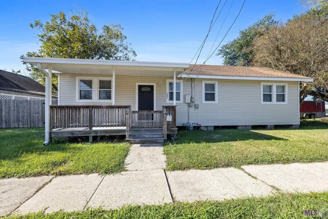 $175,000 | 969 North Jefferson Avenue, Port Allen, LA 70767