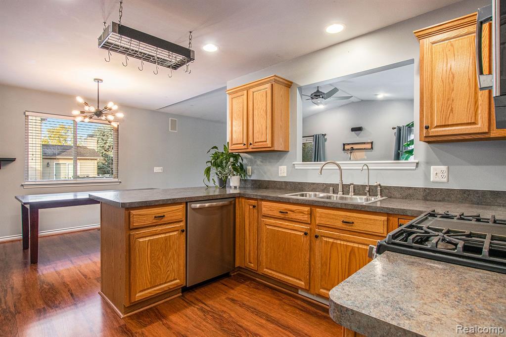 1960 Grace Avenue Rochester Hills, MI 48309 - Photo 12 of 35