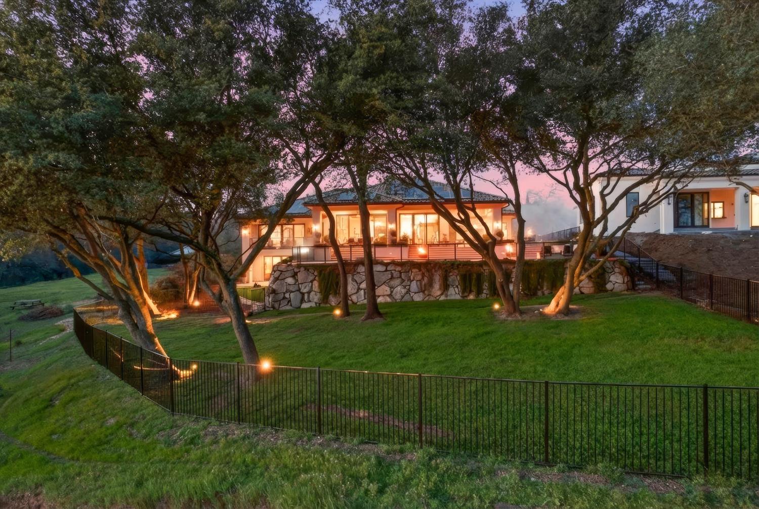 3909 Edgevale Court Fair Oaks, CA 95628 - Photo 13 of 98 a view of yard with green space and trees around