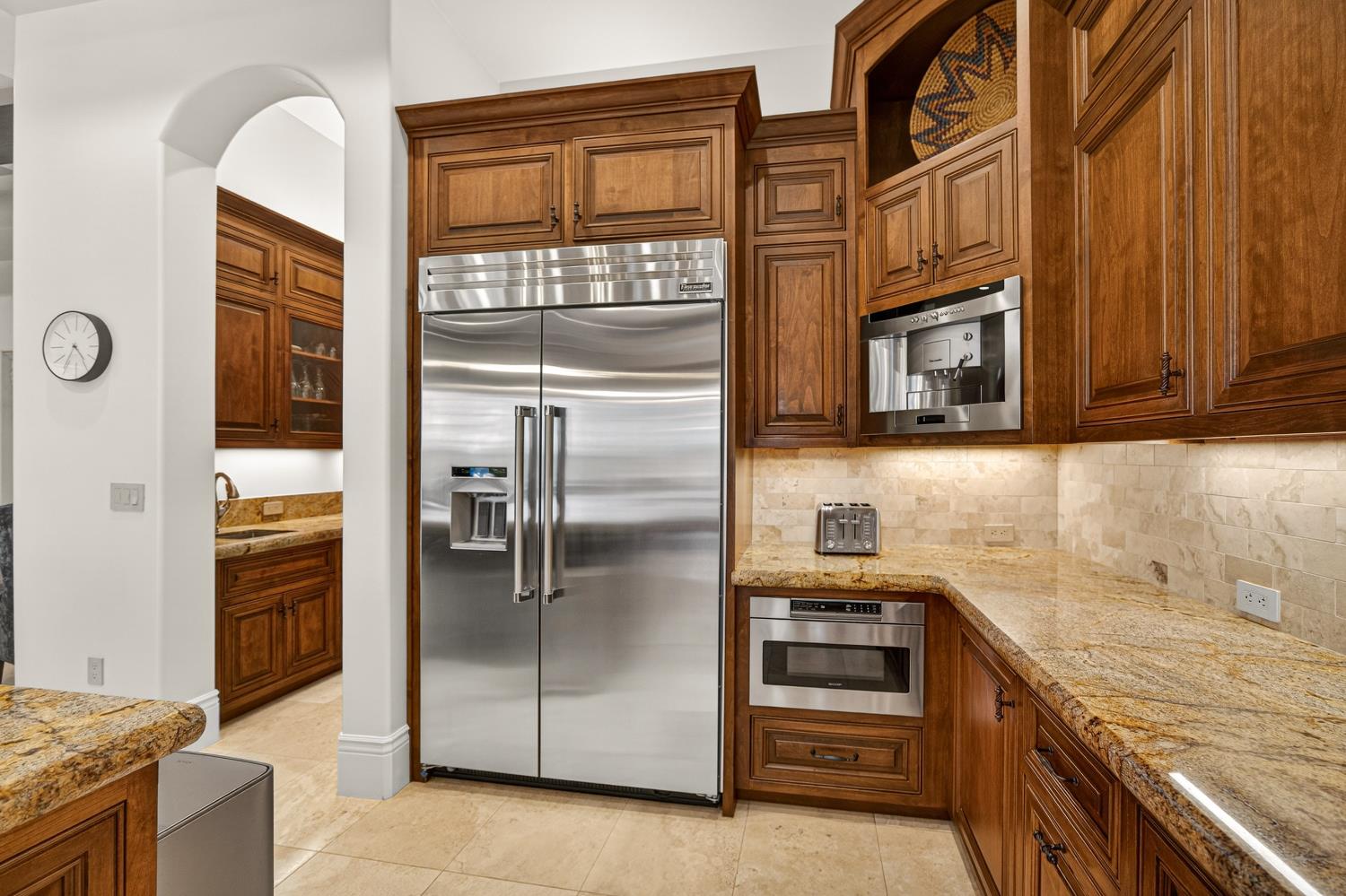 3909 Edgevale Court Fair Oaks, CA 95628 - Photo 31 of 98 a kitchen with stainless steel appliances granite countertop a refrigerator and a stove