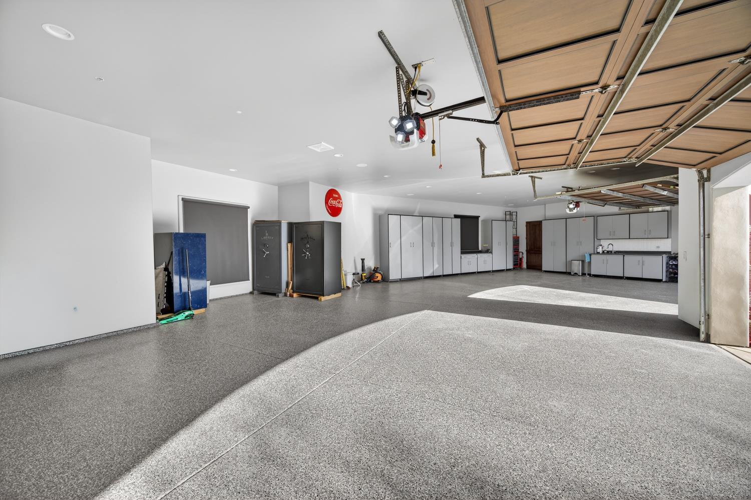 3909 Edgevale Court Fair Oaks, CA 95628 - Photo 73 of 98 a living room with furniture and a ceiling fan