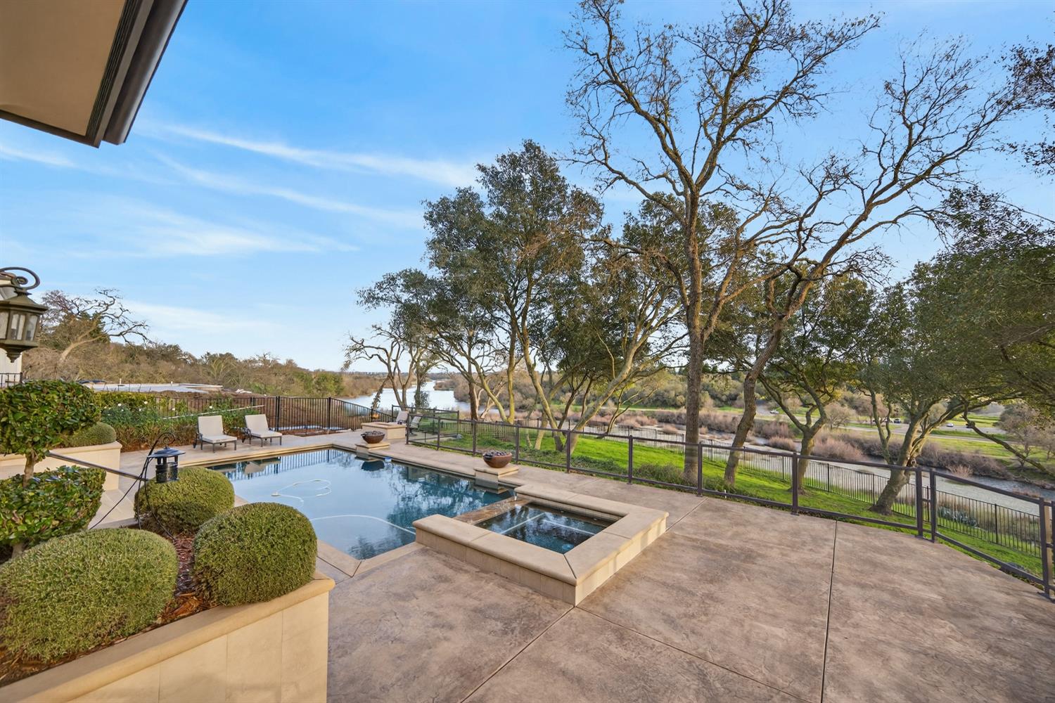 3909 Edgevale Court Fair Oaks, CA 95628 - Photo 78 of 98 a view of a garden with sitting area