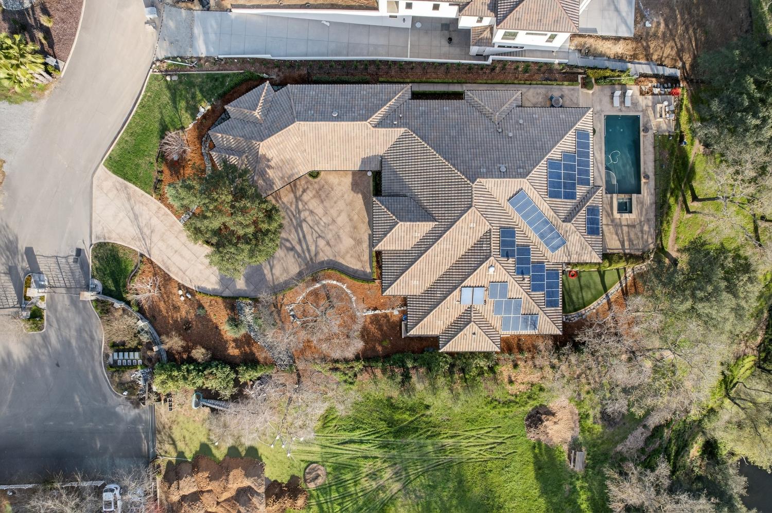 3909 Edgevale Court Fair Oaks, CA 95628 - Photo 94 of 98 an aerial view of a house with a yard