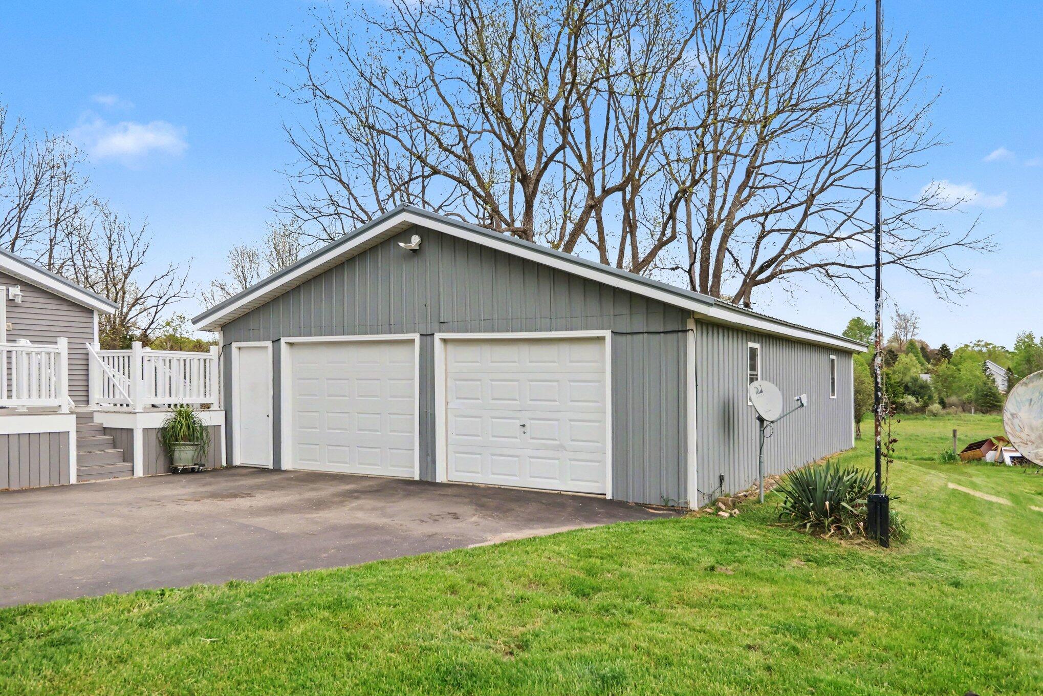 6975 South Clark Road Nashville, MI 49073 - Photo 3 of 23 003_file_8856