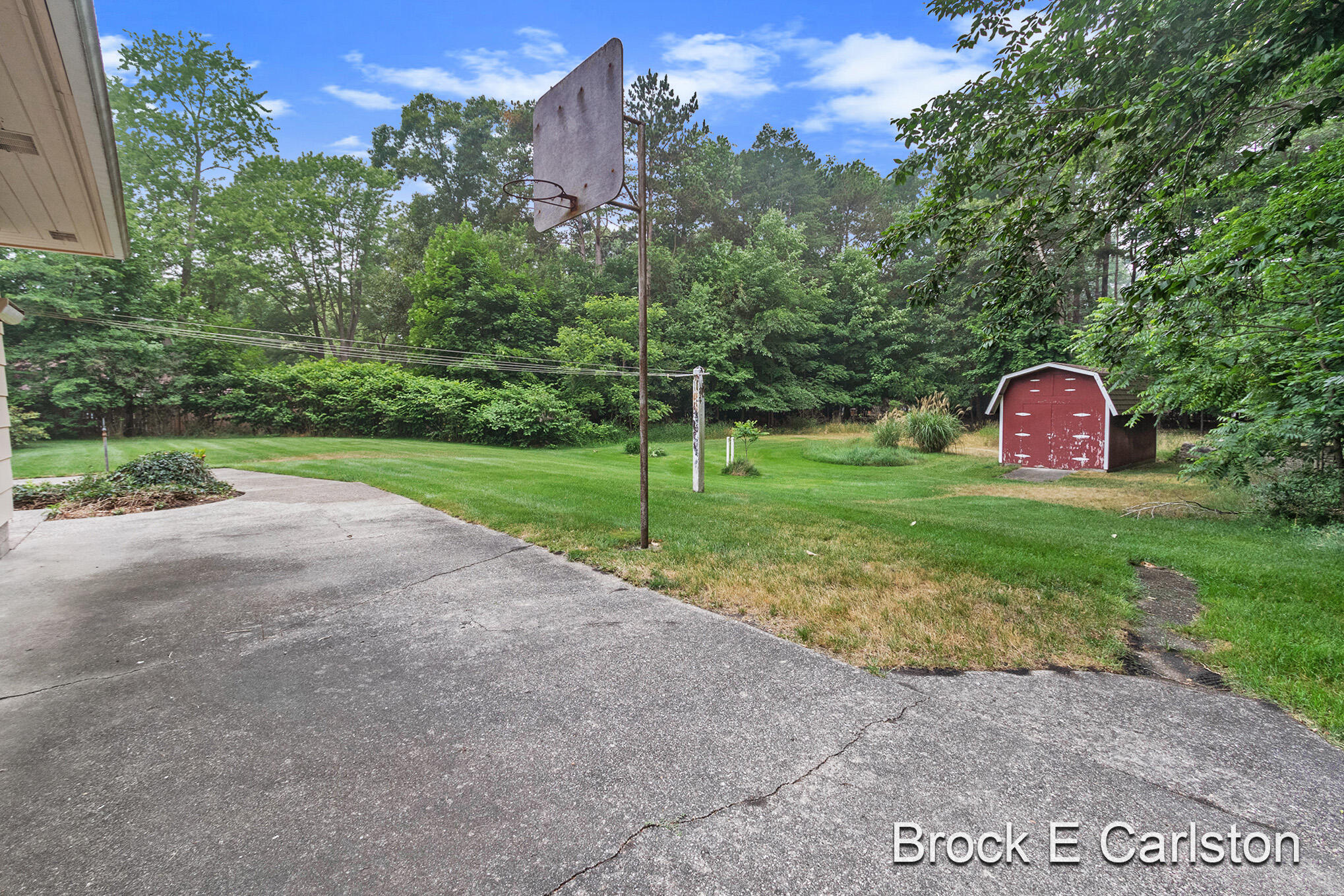 678 Aue Road Norton Shores, MI 49441 - Photo 17 of 57 S22A4333