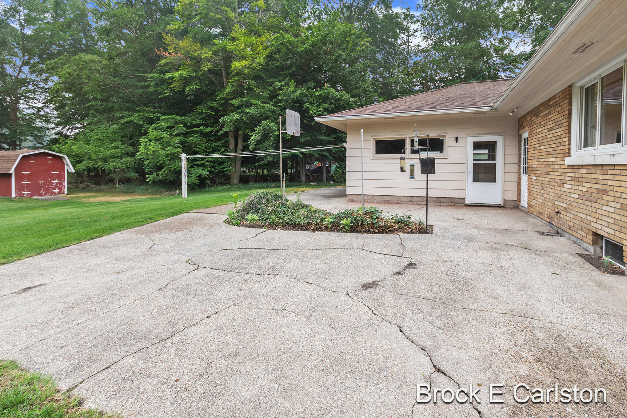 678 Aue Road Norton Shores, MI 49441 - Photo 20 of 57 S22A4336