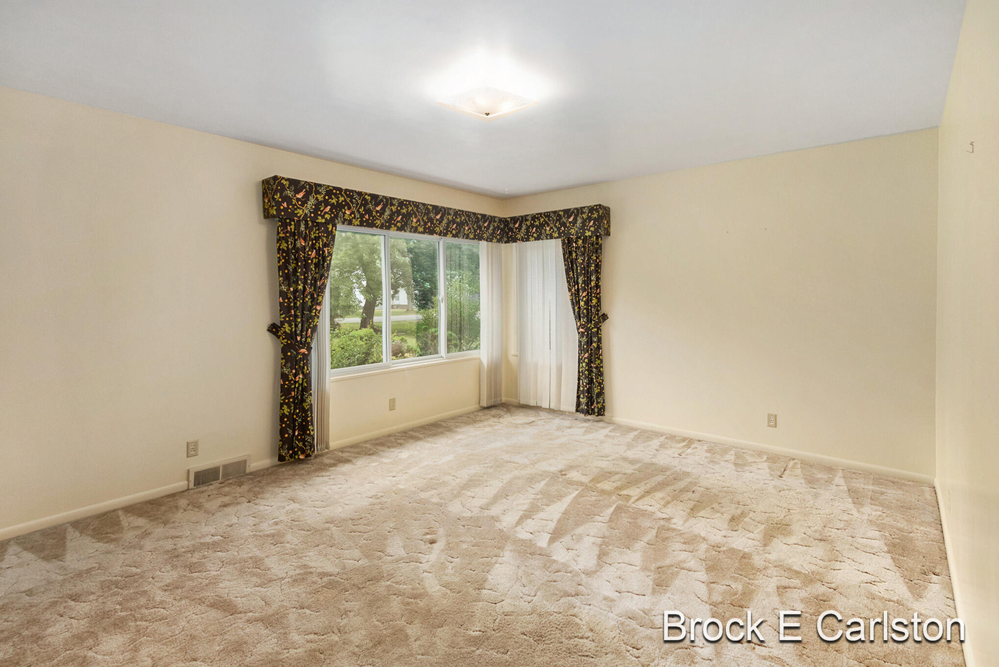 678 Aue Road Norton Shores, MI 49441 - Photo 26 of 57 S22A4347