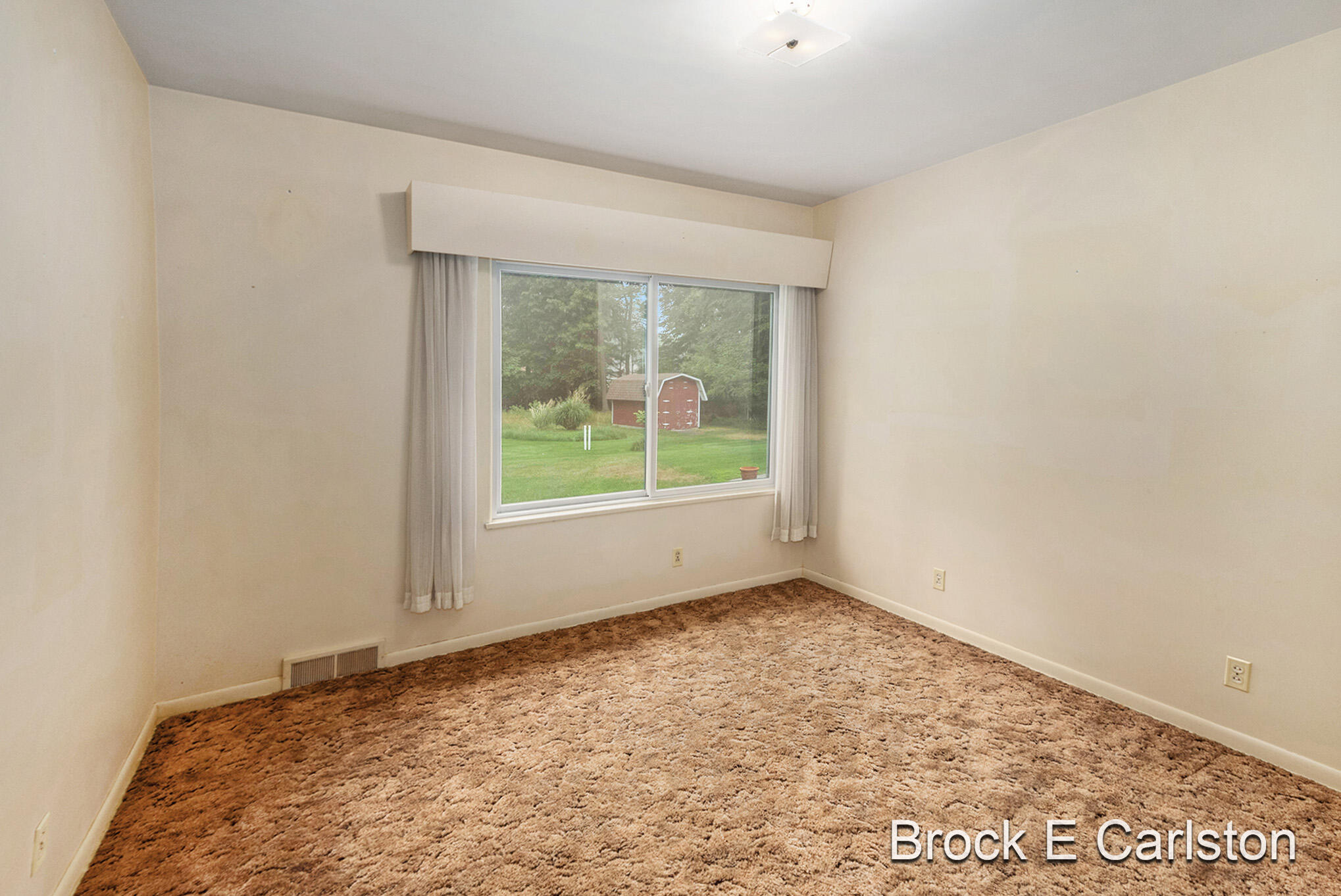 678 Aue Road Norton Shores, MI 49441 - Photo 29 of 57 S22A4354