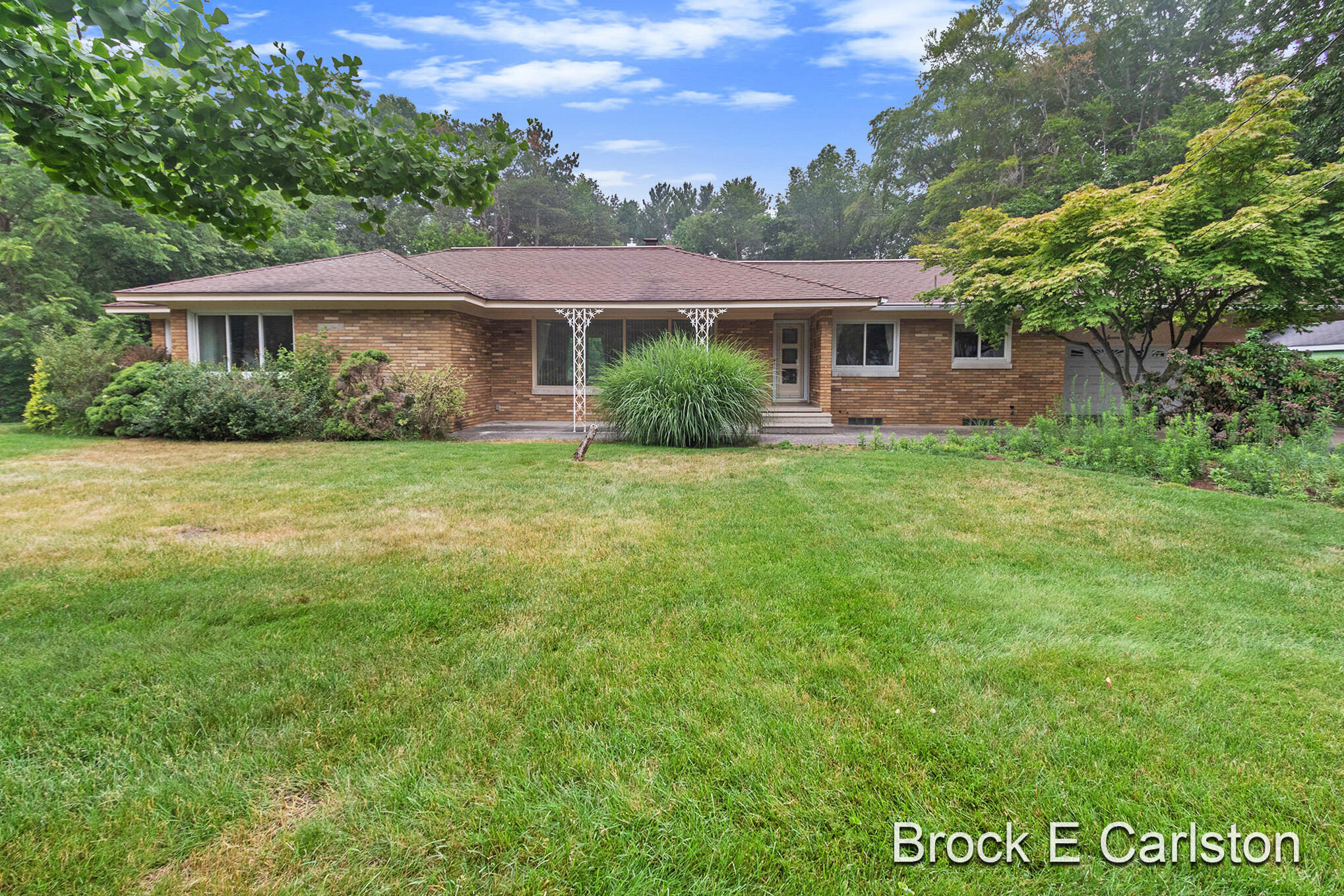 678 Aue Road Norton Shores, MI 49441 - Photo 4 of 57 S22A4315