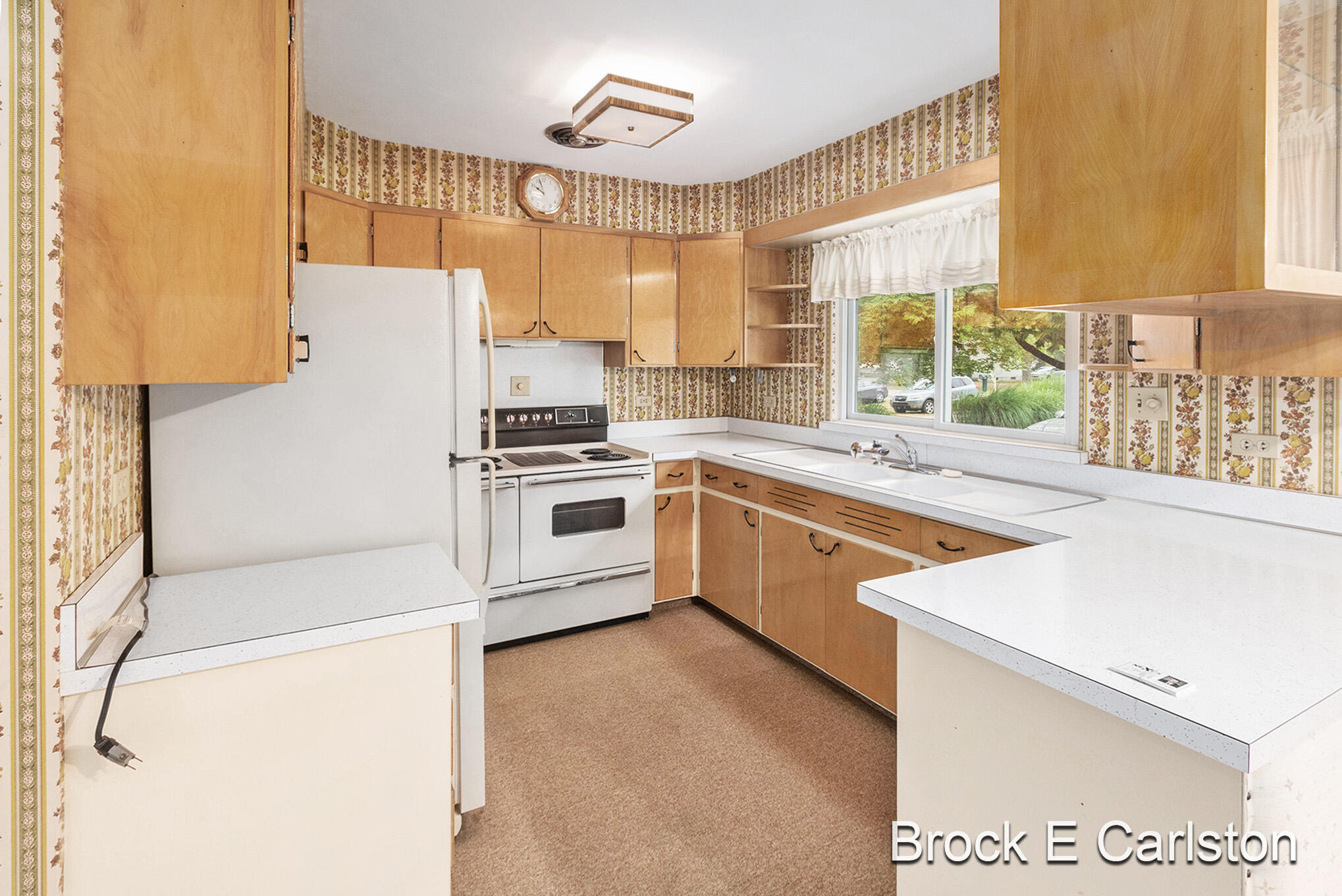 678 Aue Road Norton Shores, MI 49441 - Photo 42 of 57 S22A4396