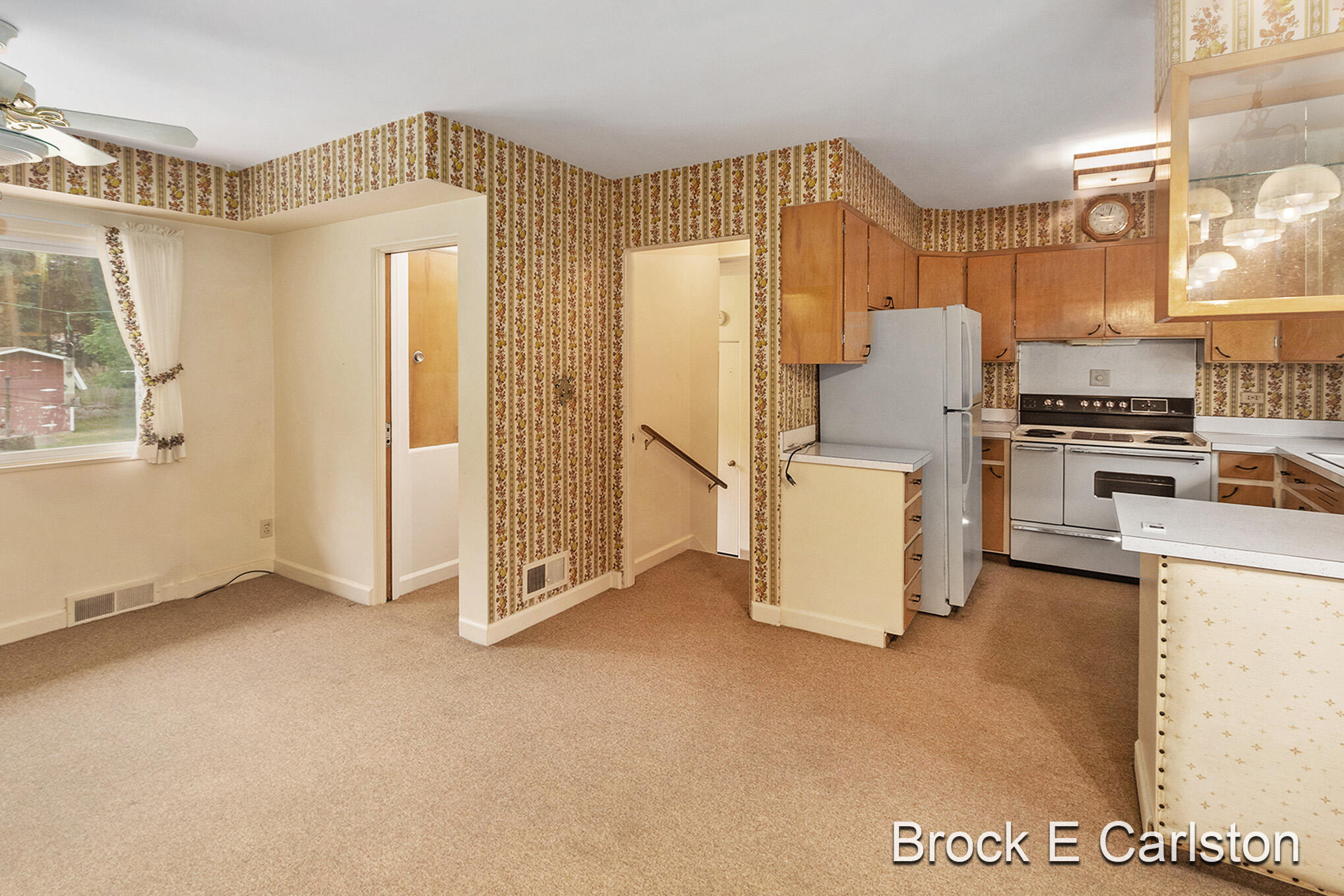 678 Aue Road Norton Shores, MI 49441 - Photo 46 of 57 S22A4406