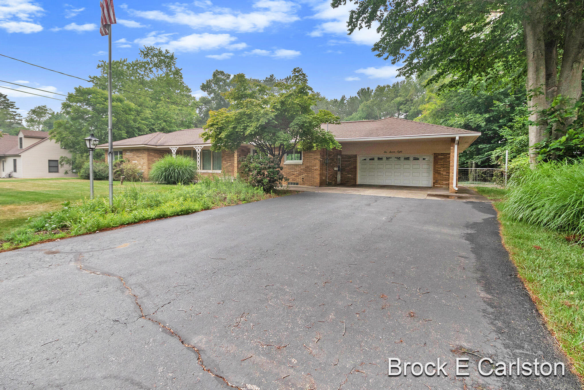 678 Aue Road Norton Shores, MI 49441 - Photo 5 of 57 S22A4316