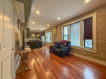 $3,400 | 1946 West Newport Avenue, Unit 3E, Chicago, IL 60657