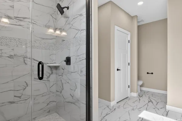 $734,900 | 17749 Castlefeane Court, Leo, IN 46765