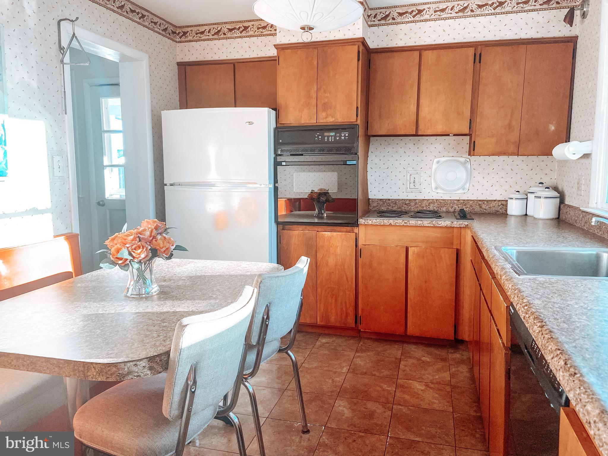307 Suffolk Road Flourtown, PA 19031 - Photo 11 of 35 Kitchen 1