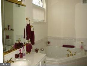 124 Cruise Road Manahawkin, NJ 08050 - Photo 8 of 9