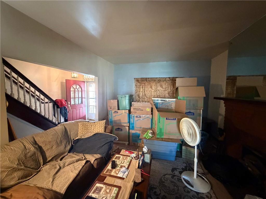 314 Catherine Street McKees Rocks, PA 15136 - Photo 4 of 28 Gallery Image 4