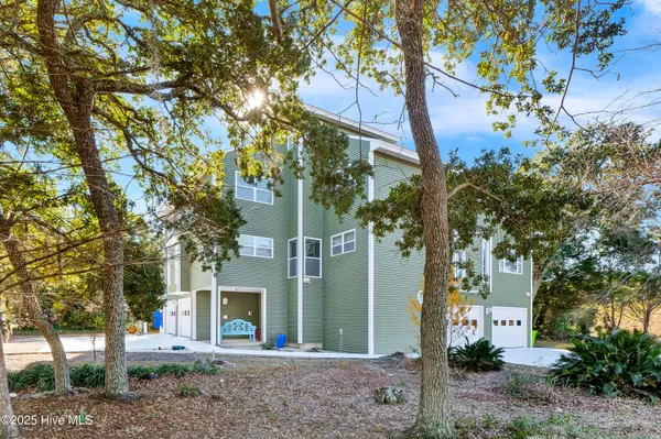 $1,550,000 | 111 Cutlass Drive, Surf City, NC 28445
