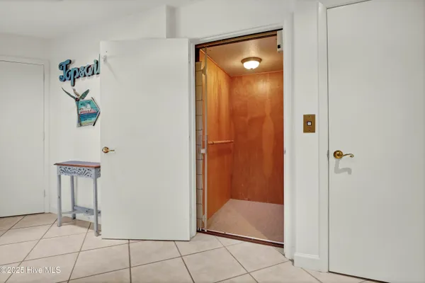 $1,550,000 | 111 Cutlass Drive, Surf City, NC 28445