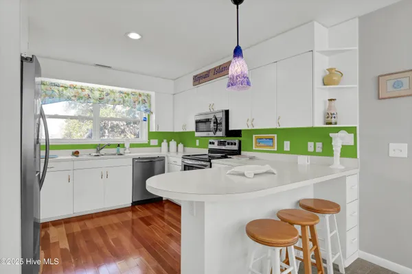 $1,550,000 | 111 Cutlass Drive, Surf City, NC 28445