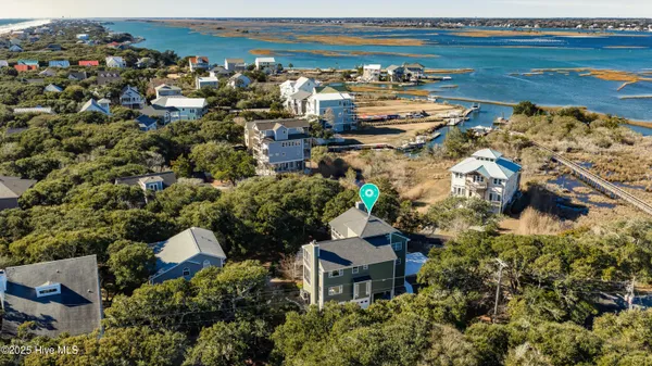 $1,550,000 | 111 Cutlass Drive, Surf City, NC 28445