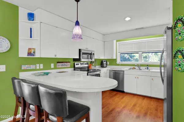 $1,550,000 | 111 Cutlass Drive, Surf City, NC 28445