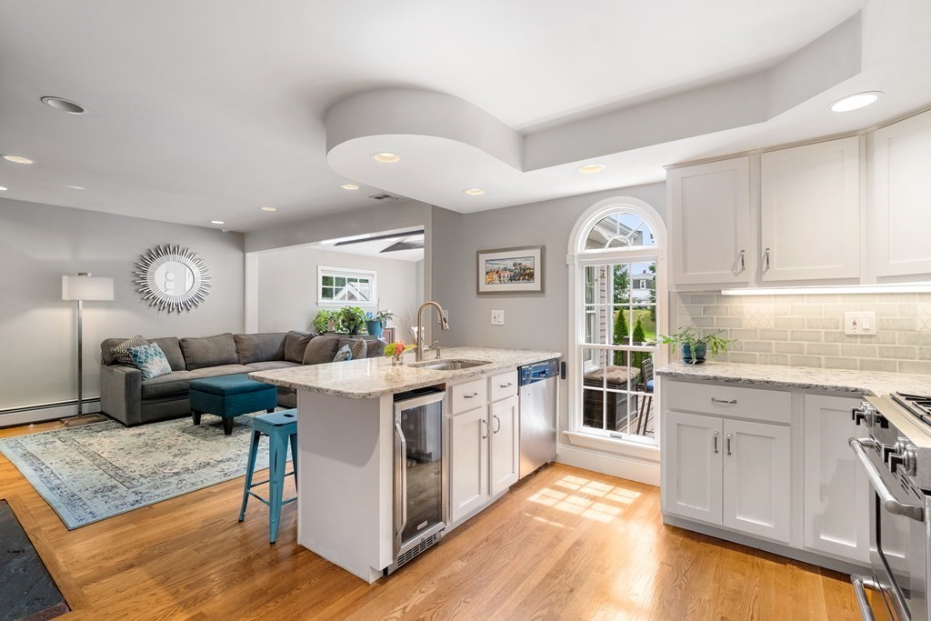 33 Bogandale Road Boston, MA 02132 - Photo 4 of 29